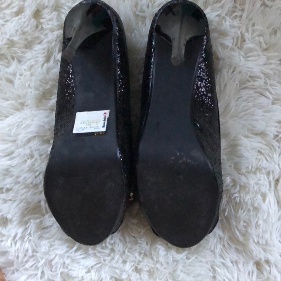 ❤️❤️Gorgeous sparkly silver bow heels 👠 - Picture 4 of 4